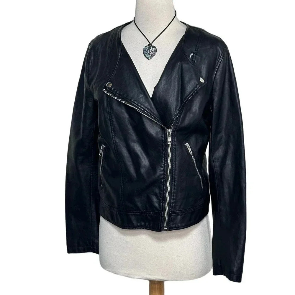 Forever 21 Moto Jacket Medium Black Faux Leather Asymmetrical Zip Collarless